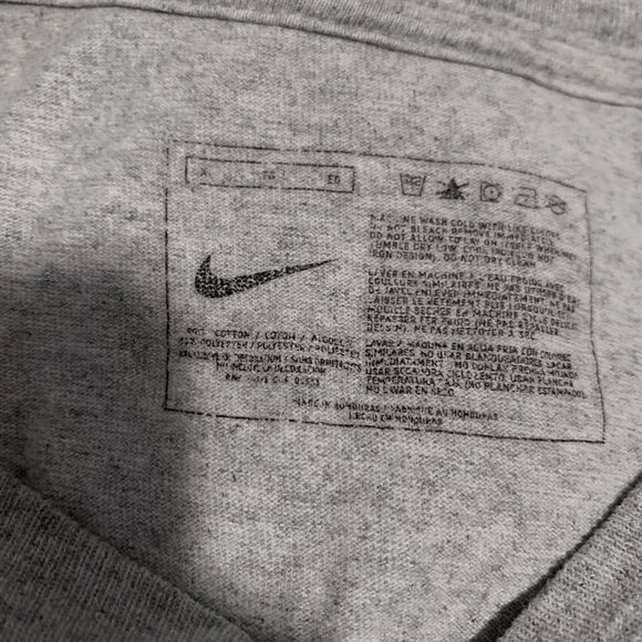 Nike Athletics Retro T-shirt - Picture 3 of 3